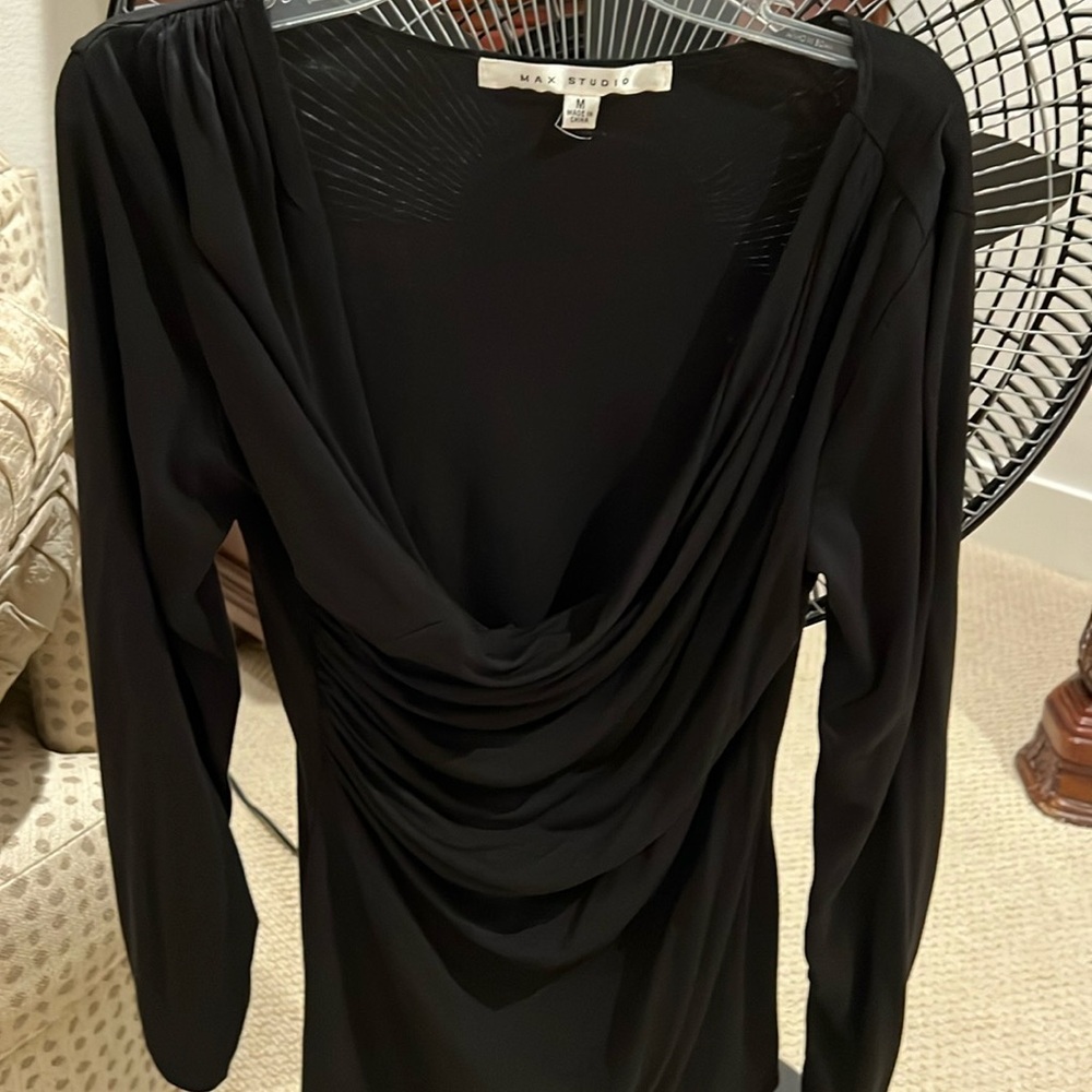 Black ruched top